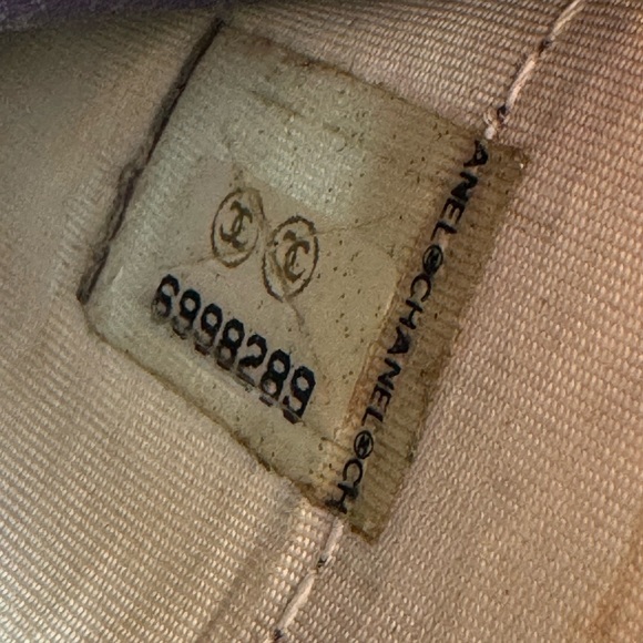 ✨🛍️ Chanel Purple Leather Bifold Wallet - EUC - Picture 7 of 11